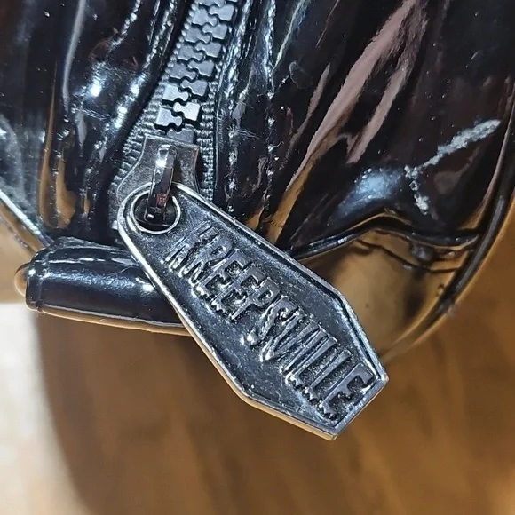 Kreepsville Eyeball Bag - Picture 5 of 14